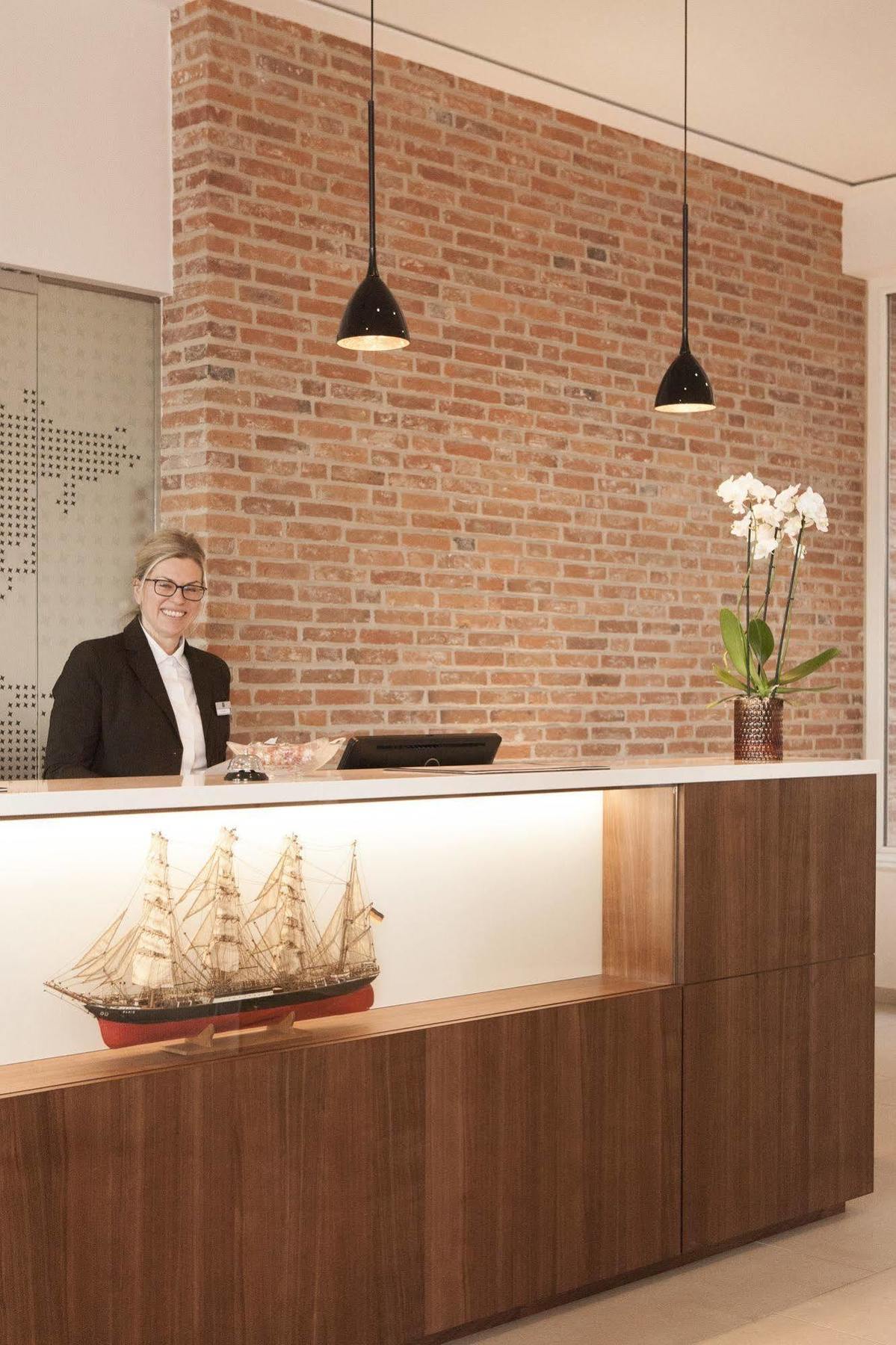Hotel Hafenspeicher Leer Exteriör bild